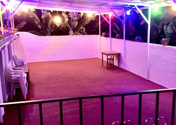 Sol Y Luna - Retreat Center בית הארחה